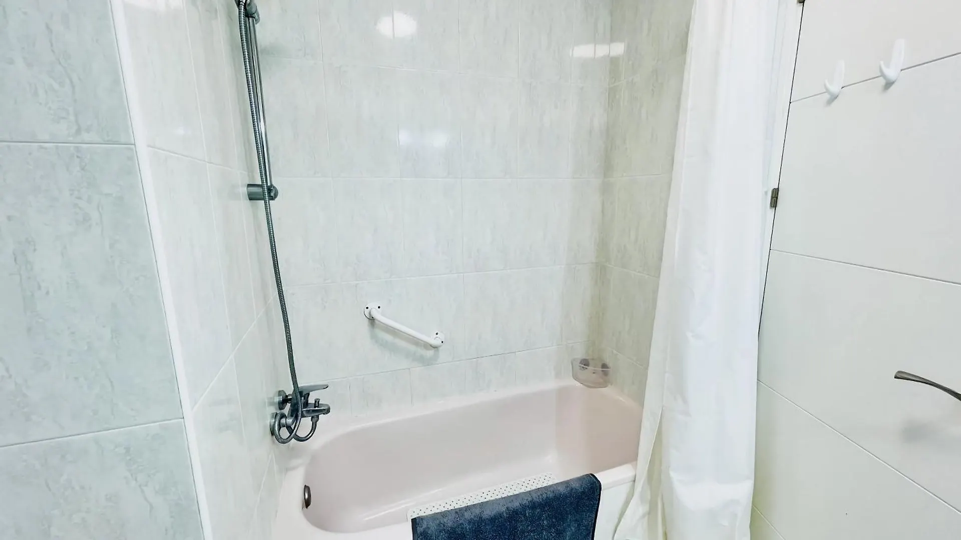 Moderno Apt Centrico A 1Km De La Playa Benalmadena Spain
