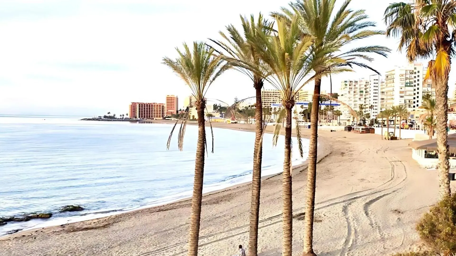 Moderno Apt Centrico A 1Km De La Playa 贝纳尔马德纳 公寓