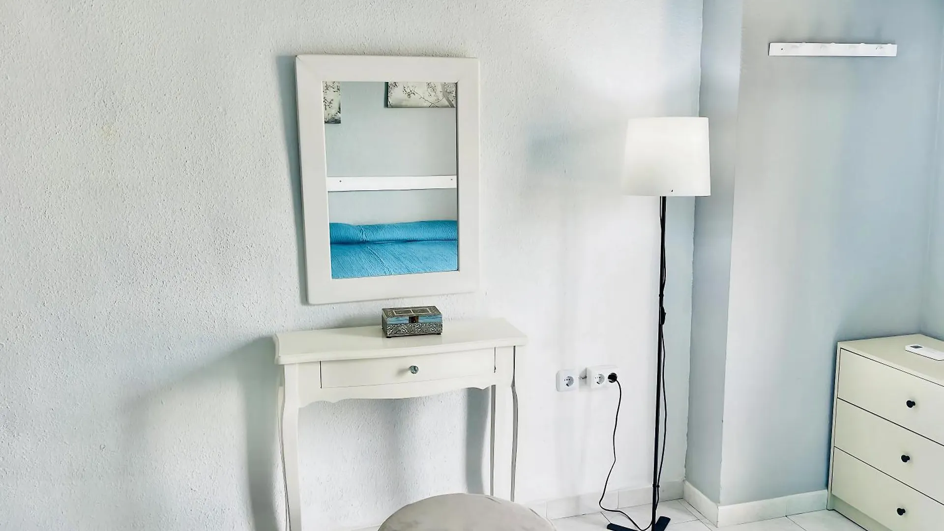 Moderno Apt Centrico A 1Km De La Playa Benalmadena 0*,  Spain